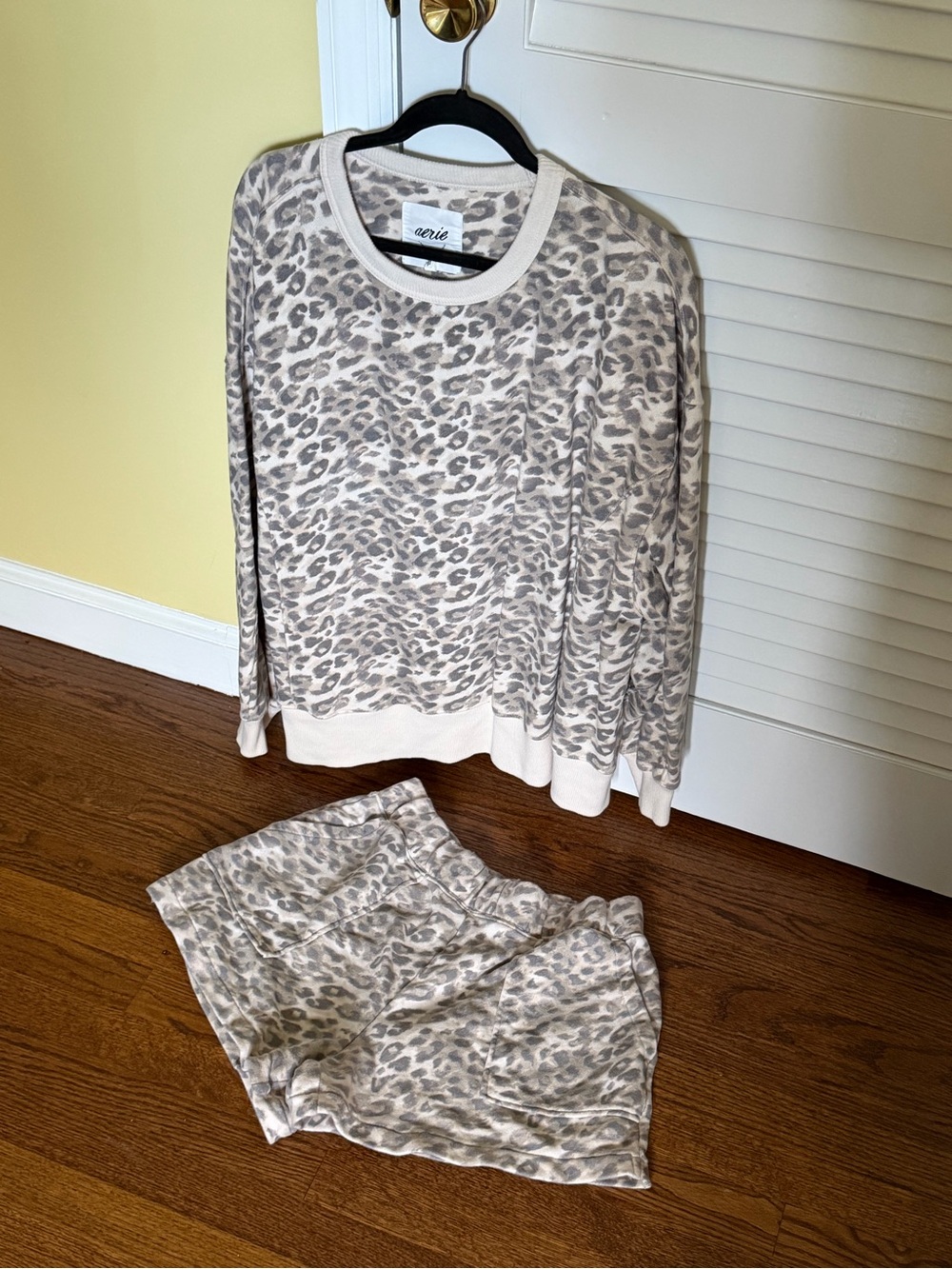 aerie Cheetah Leopard Print Sweatshirt shorts Set size large